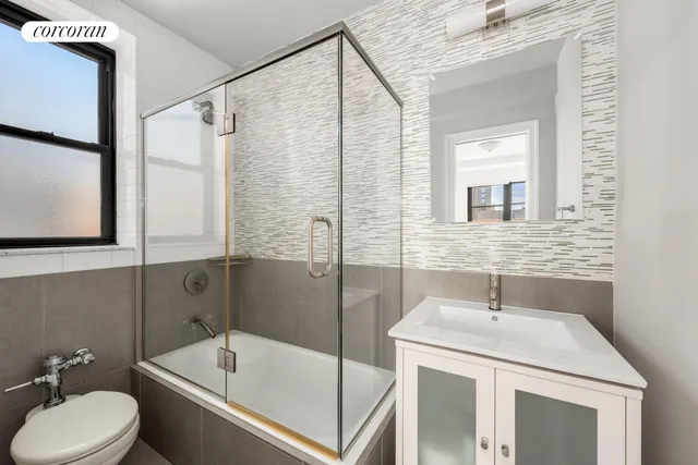 $1,095,000 | 235 East 22nd Street, Unit 13C | Gramercy