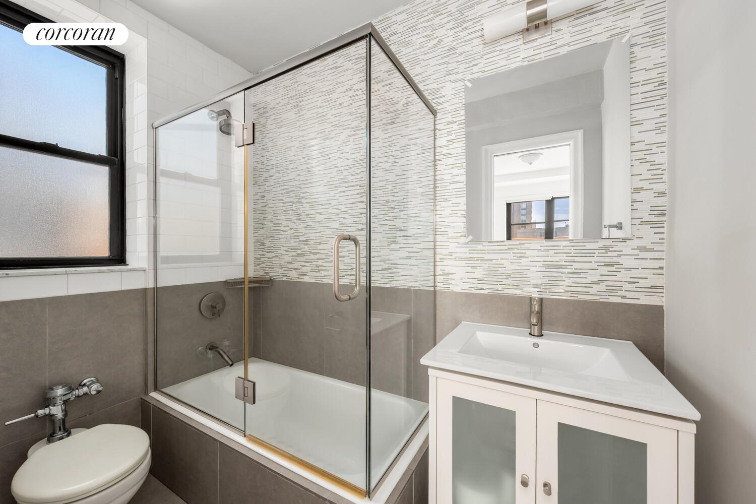 235 East 22nd Street, Unit 13C Manhattan, NY 10010 - Photo 9 of 11