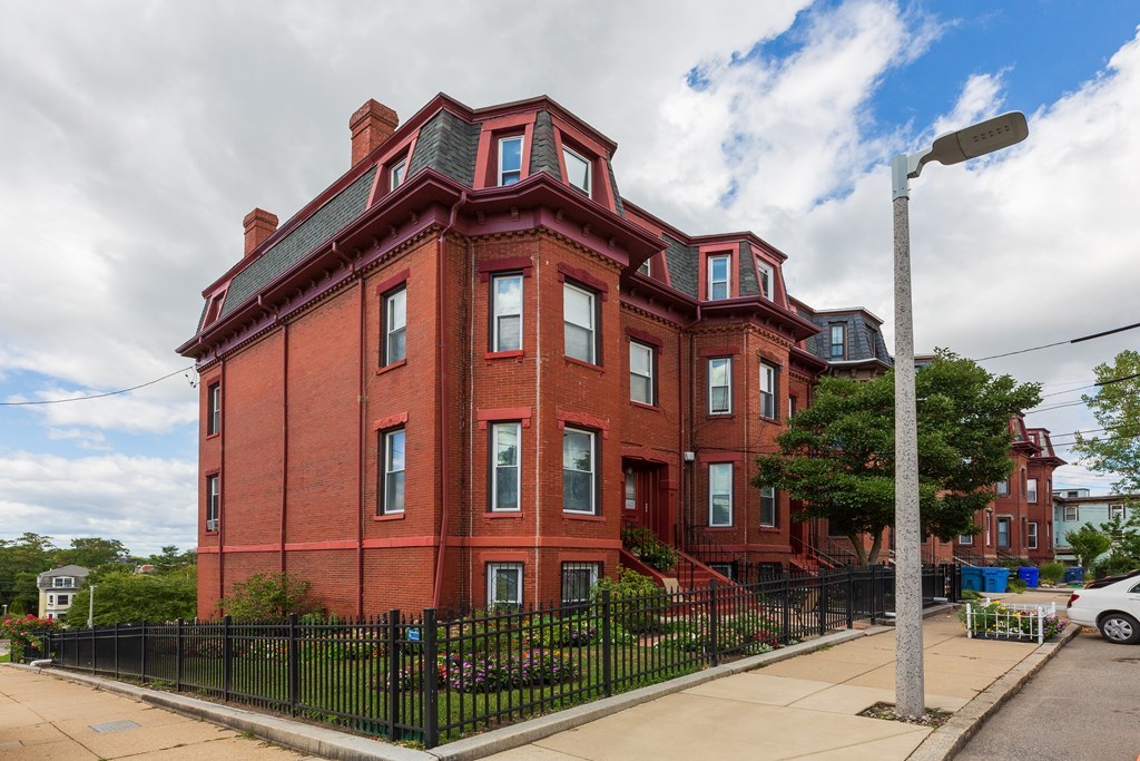 6 Linwood Square Boston, MA 02119 - Photo 3 of 10