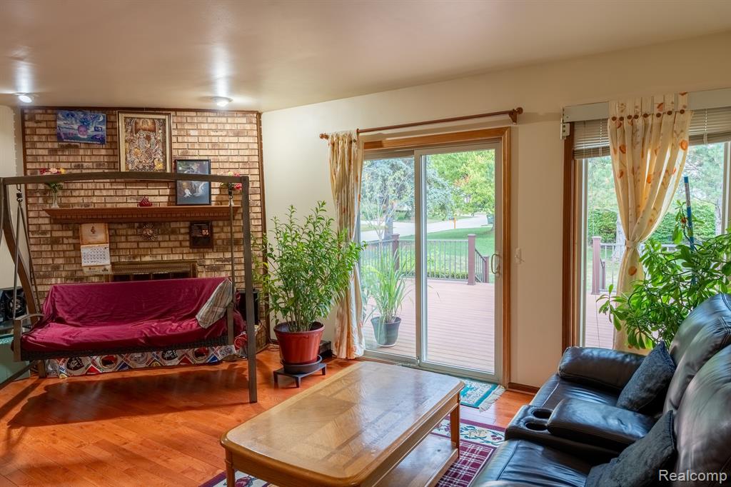 286 Union Drive Rochester Hills, MI 48307 - Photo 4 of 35