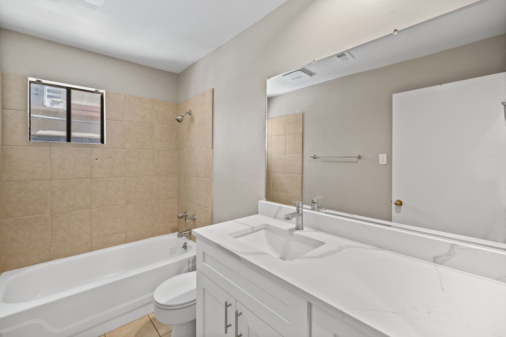 712 Graham Place, Unit 203 Austin, TX 78705 - Photo 14 of 30