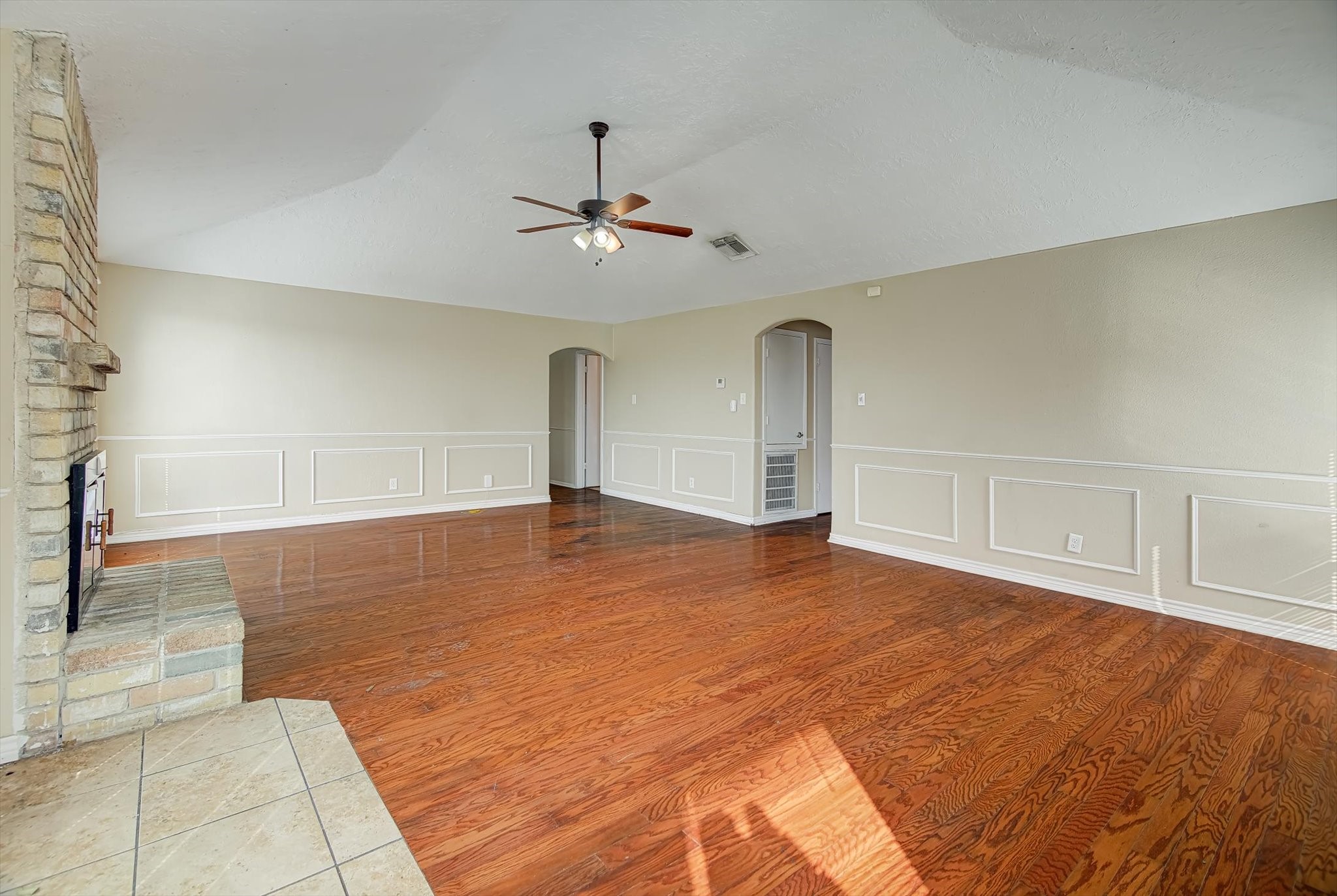 7515 Shoshone Drive Baytown, TX 77521 - Photo 16 of 39 a view of an empty room with a window