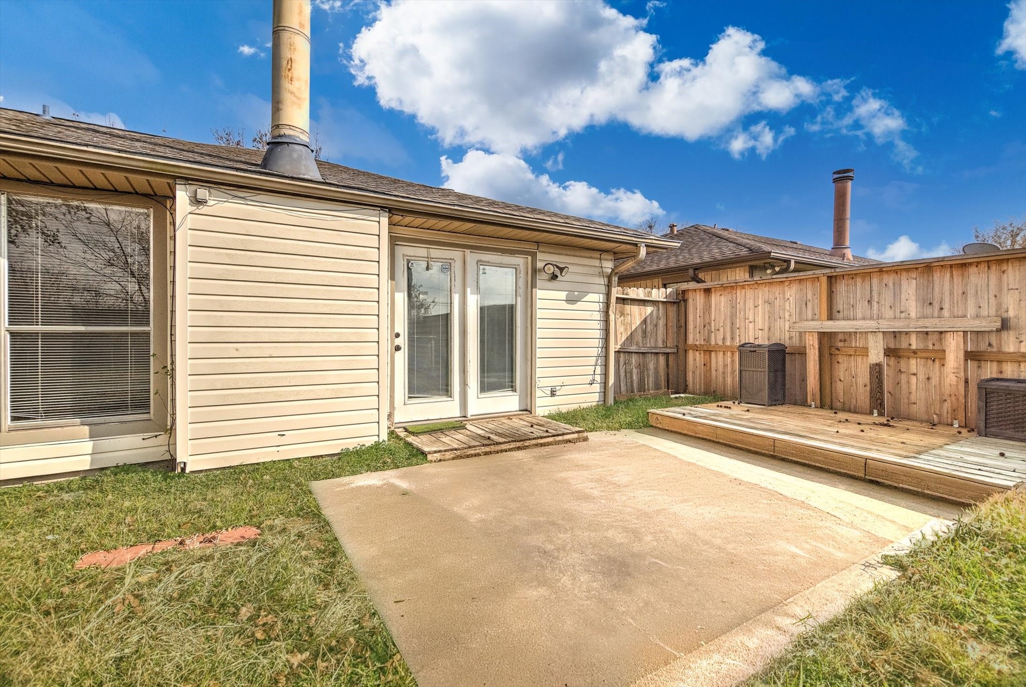 7515 Shoshone Drive Baytown, TX 77521 - Photo 33 of 39 a view of a house with a patio