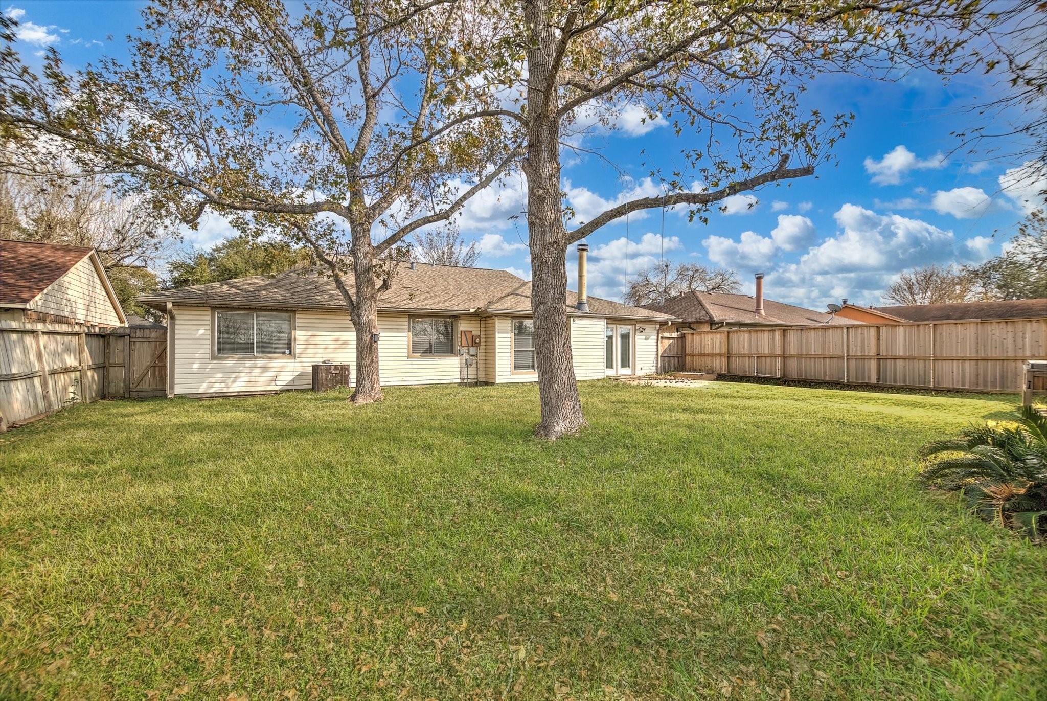 7515 Shoshone Drive Baytown, TX 77521 - Photo 35 of 39 a view of a house with a yard