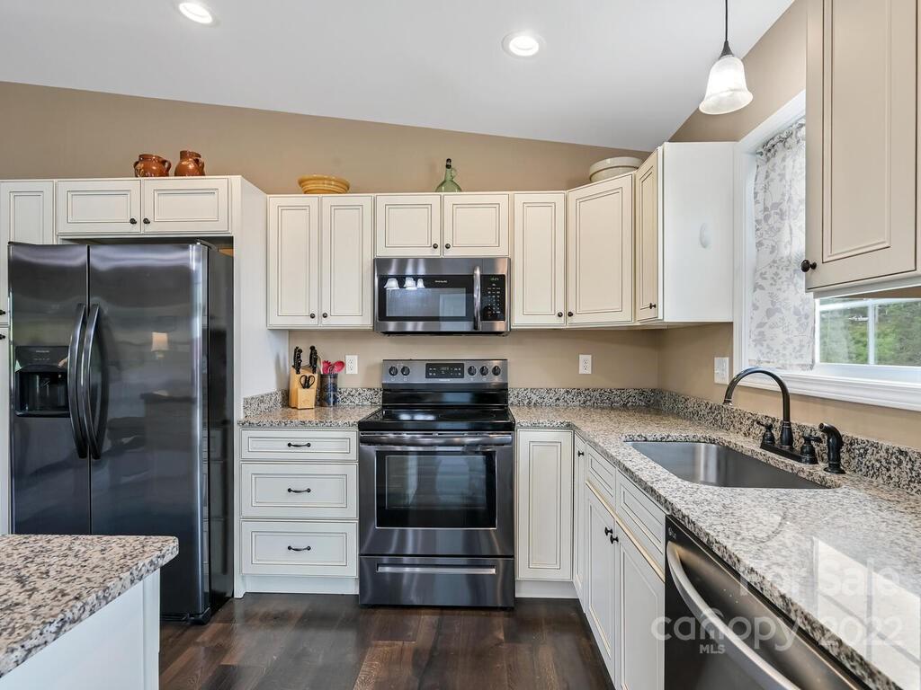 131 Grandview Road Alexander, NC 28701 - Photo 10 of 33 Gallery Image 10