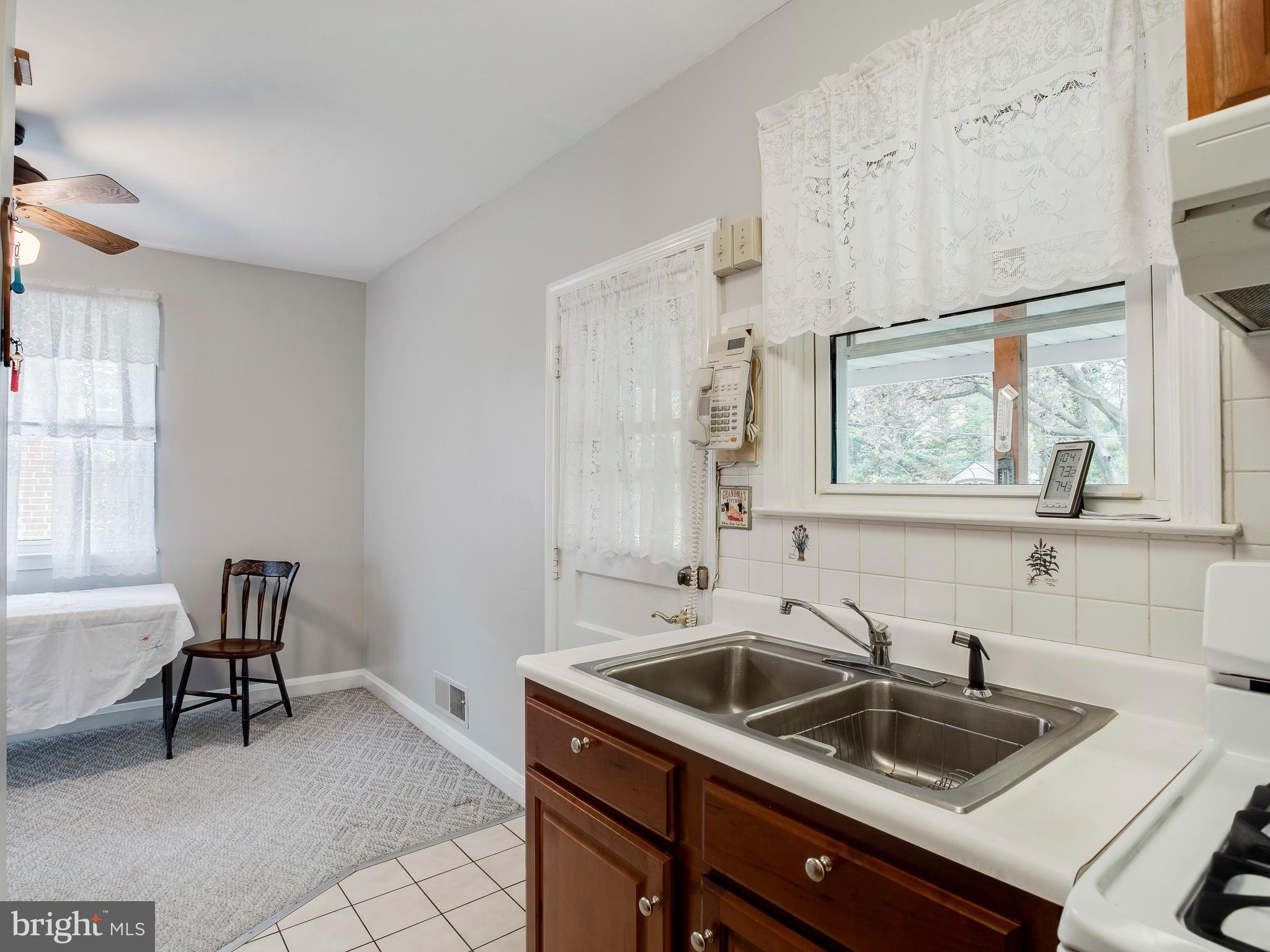 602 Woodside Road Baltimore, MD 21208 - Photo 14 of 30 Main Kitchen/Dining Combo