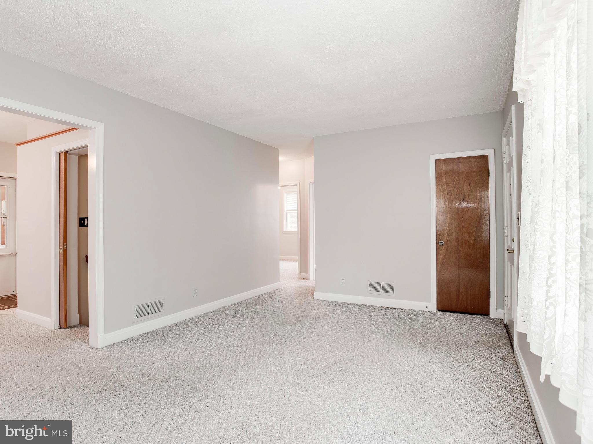 602 Woodside Road Baltimore, MD 21208 - Photo 16 of 30 Living Room