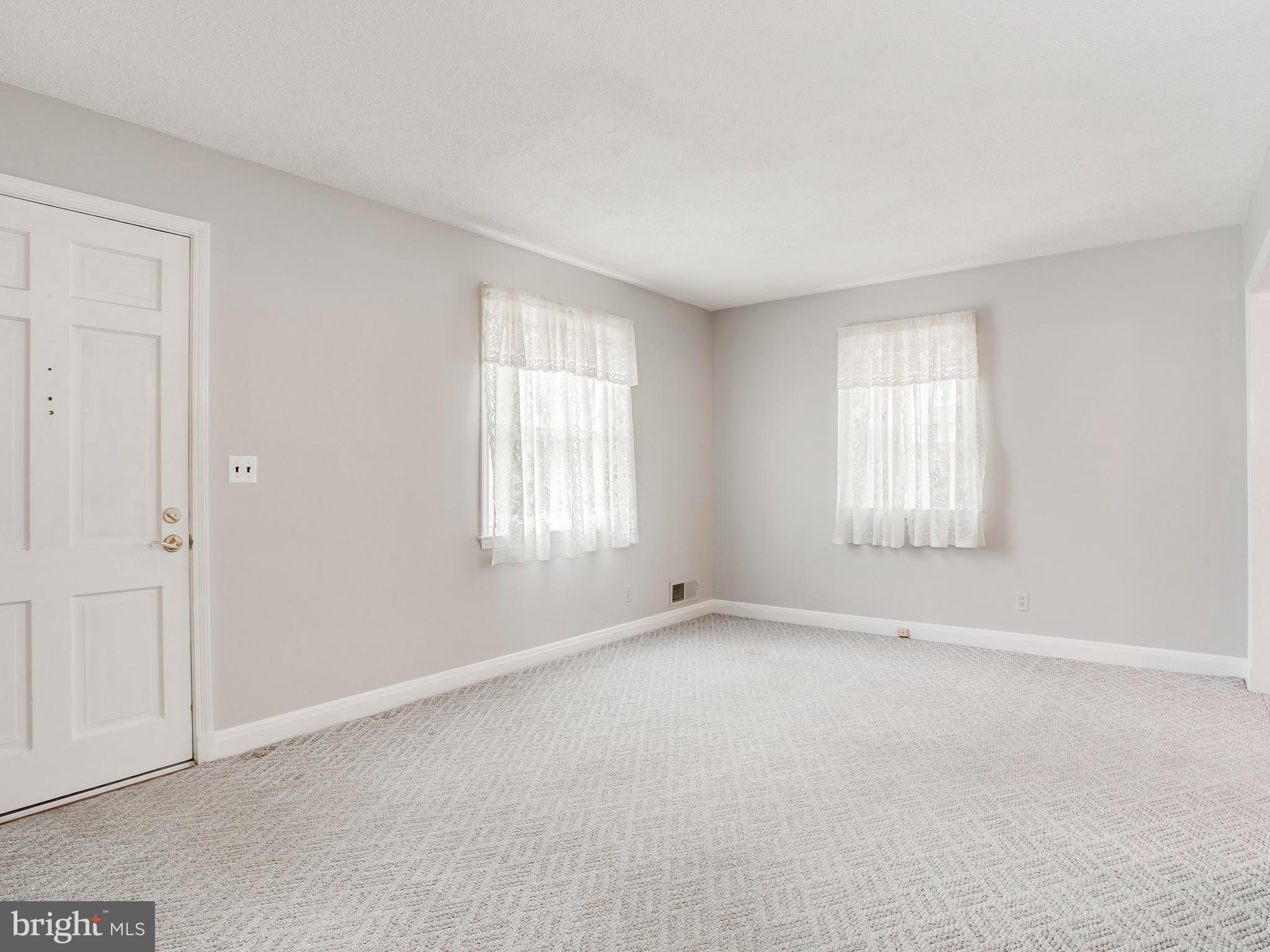 602 Woodside Road Baltimore, MD 21208 - Photo 17 of 30 Living Room