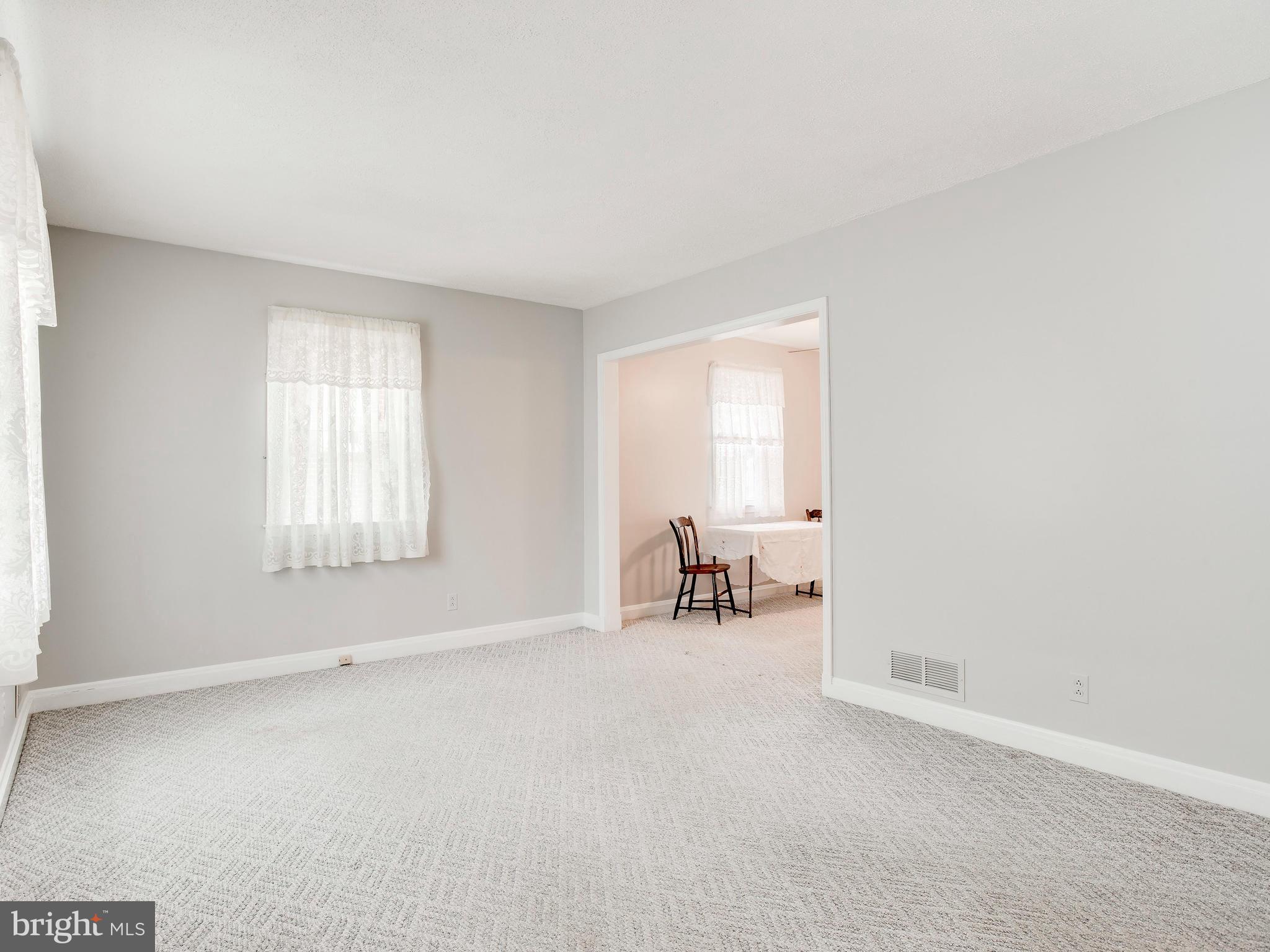 602 Woodside Road Baltimore, MD 21208 - Photo 18 of 30 Living Room