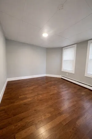 $3,000 | 203 London Street, Unit 1, Boston, MA 02128