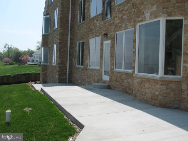 1303 Rogers Road, Unit 6 Annapolis, MD 21409 - Photo 7 of 22 Exterior (Front)