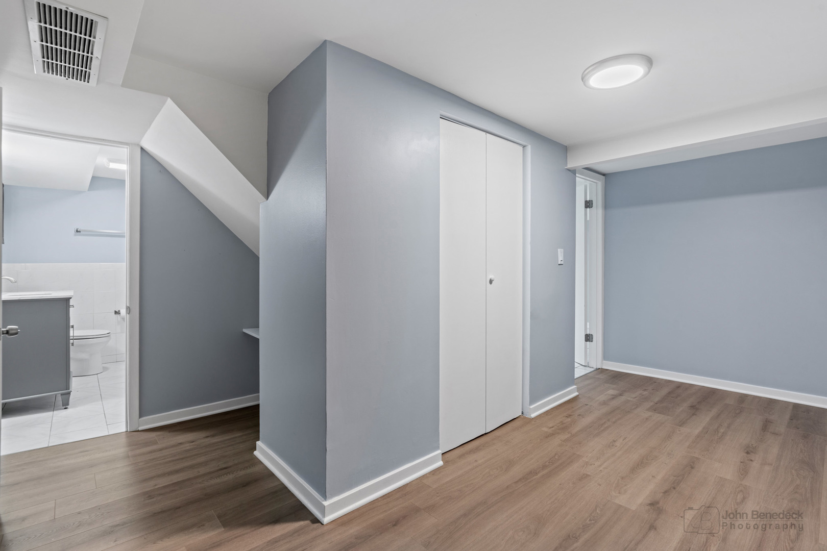 2170 Douglas Avenue Des Plaines, IL 60018 - Photo 18 of 21 a view of hallway with wooden floor