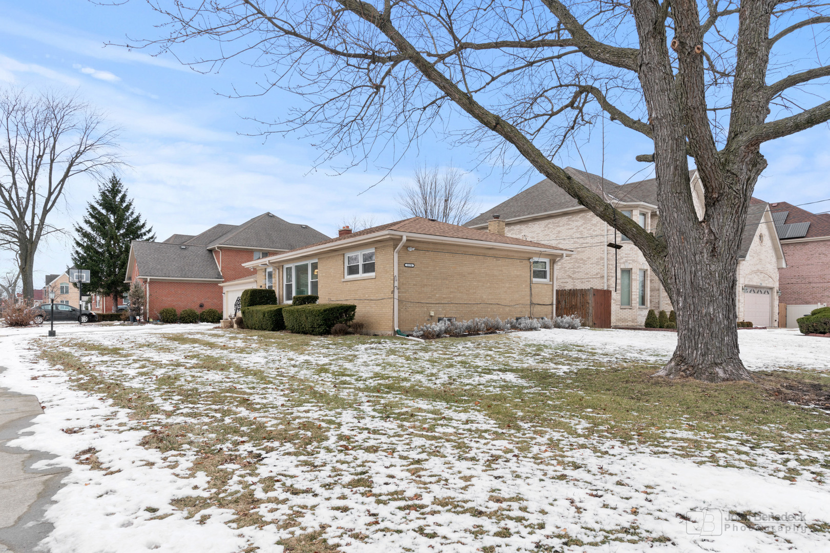 2170 Douglas Avenue Des Plaines, IL 60018 - Photo 3 of 21 a front view of a house with a yard