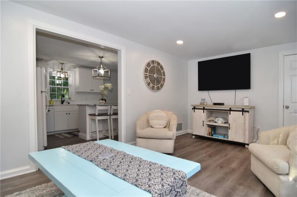 194 South Pier Road Narragansett, RI 02882 - Photo 5 of 30