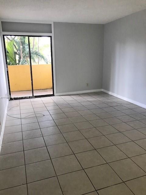 Flagami Miami, FL 33126 - Photo 7 of 12