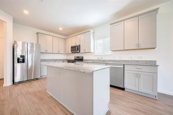$2,200 | 1001 Laguna Cv Drive, Katy, TX 77493