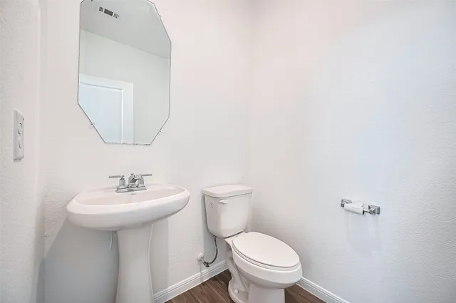 $2,350 | 1001 Laguna Cv Drive, Katy, TX 77493