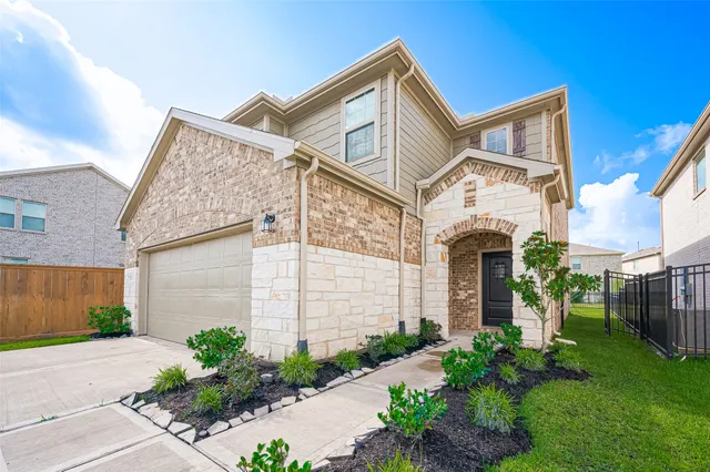$2,350 | 1001 Laguna Cv Drive, Katy, TX 77493