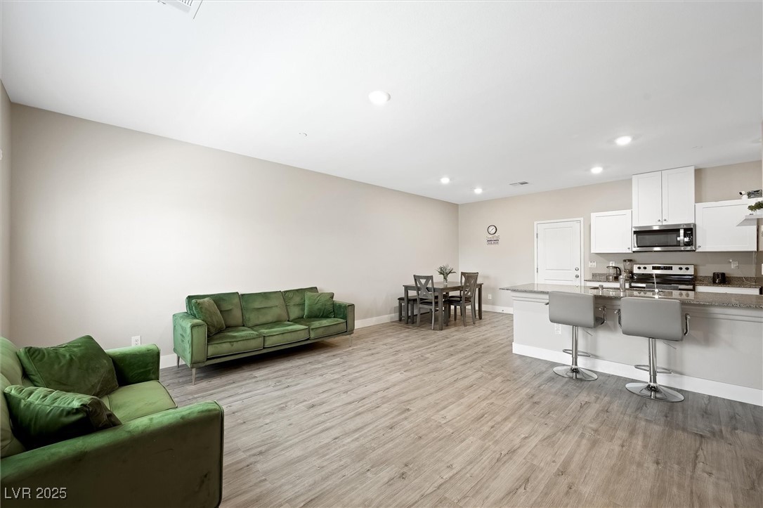 5959 Opal Ridge Avenue Las Vegas, NV 89139 - Photo 4 of 35