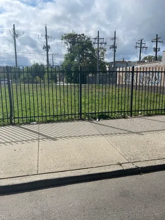 $75,000 | 415 East 63rd Street, Chicago, IL 60637