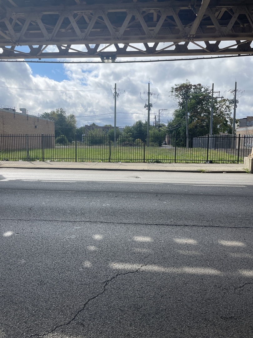 415 East 63rd Street Chicago, IL 60637 - Photo 2 of 2