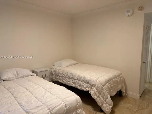 $3,500 | 5161 Collins Avenue, Unit 703, Miami Beach, FL 33140