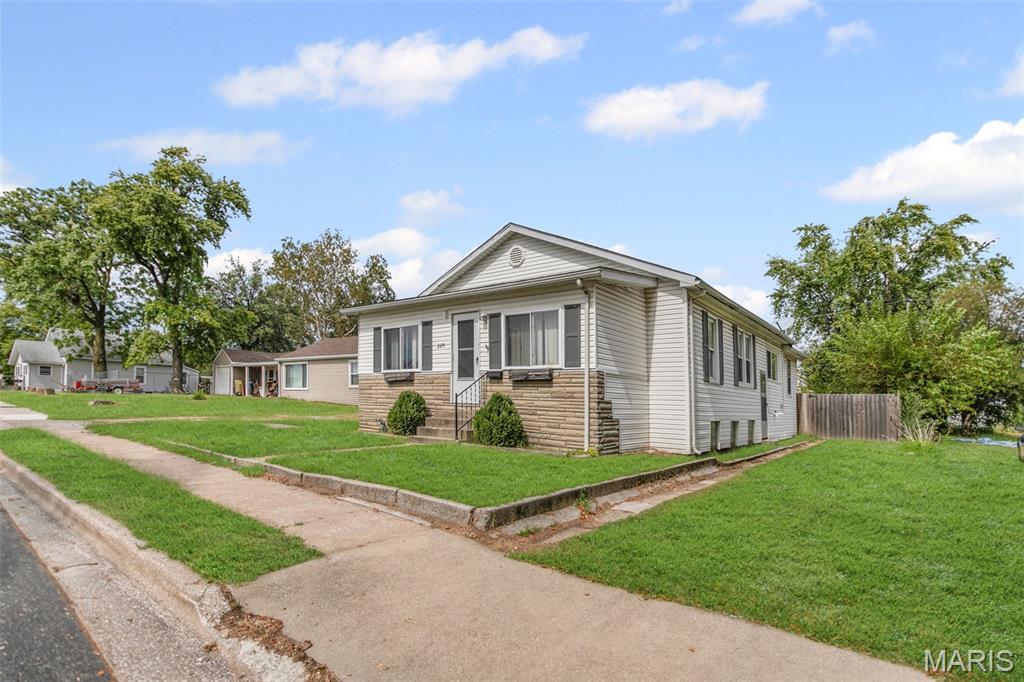 220 Walnut Street Roxana, IL 62084 - Photo 2 of 34