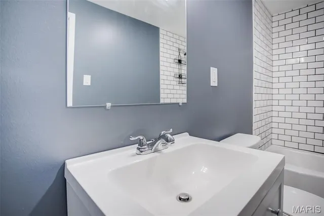 $107,000 | 220 Walnut Street, Roxana, IL 62084