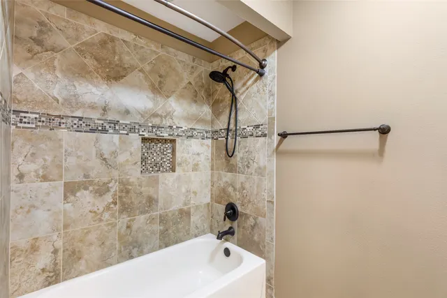 $489,999 | 26 Royal Dalton Circle, Conroe, TX 77304