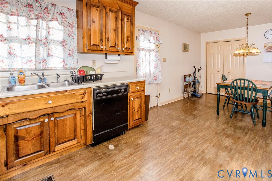 4751 Tatum Road Disputanta, VA 23842 - Photo 7 of 28