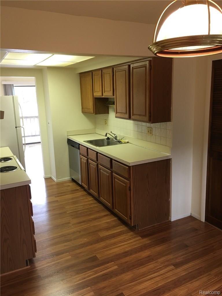 758 Oak Brook Ridge Drive Rochester, MI 48307 - Photo 13 of 22 IMG_0030.JPG