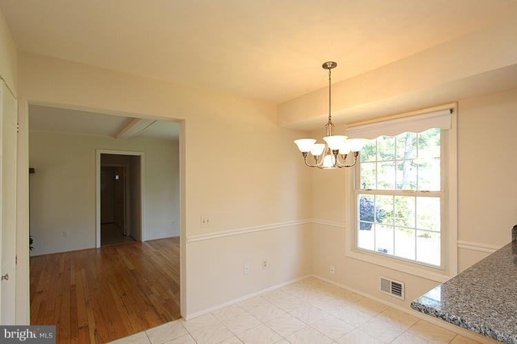 8805 Bells Mill Road Potomac, MD 20854 - Photo 25 of 30 Kitchen