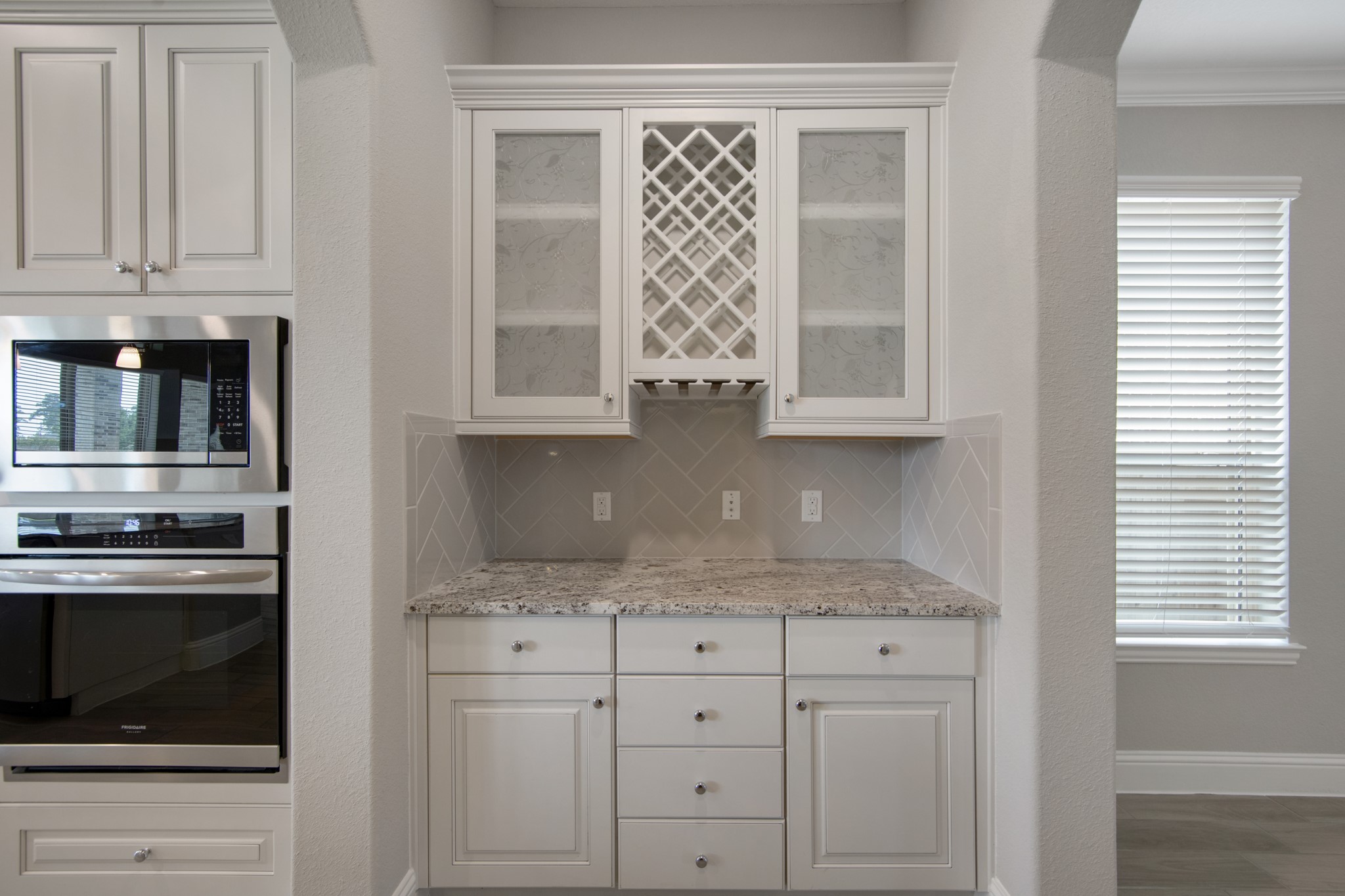 31049 Fairfield Maple Trail Spring, TX 77386 - Photo 11 of 47 Butlers Pantry