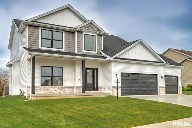 $495,000 | 10520 North Trail View Drive, Dunlap, IL 61525