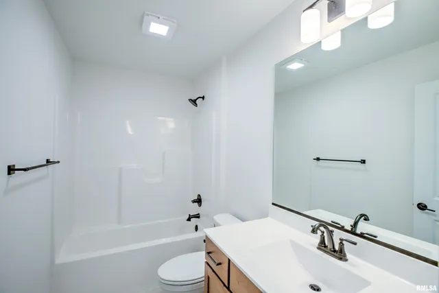 $495,000 | 10520 North Trail View Drive, Dunlap, IL 61525