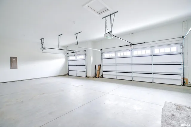 $495,000 | 10520 North Trail View Drive, Dunlap, IL 61525