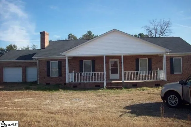 $1,900 | 1244 East Butler Road, Greenville, SC 29607