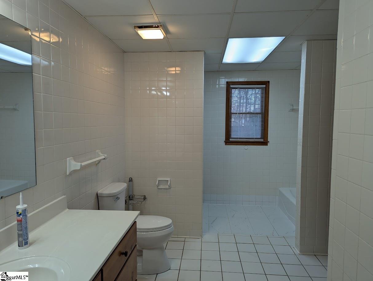 1244 East Butler Road Greenville, SC 29607 - Photo 12 of 24 Gallery Image 12