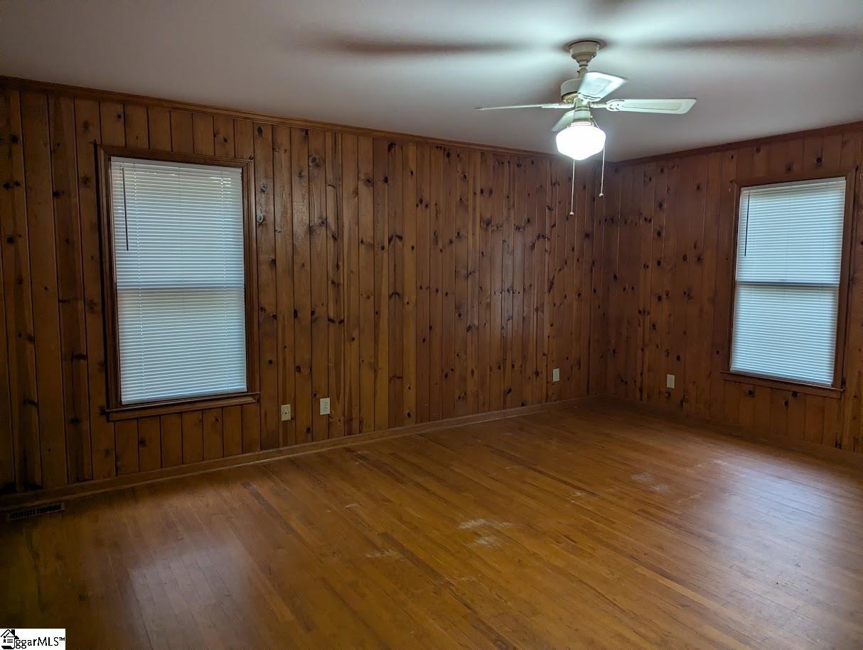1244 East Butler Road Greenville, SC 29607 - Photo 18 of 24 Gallery Image 18