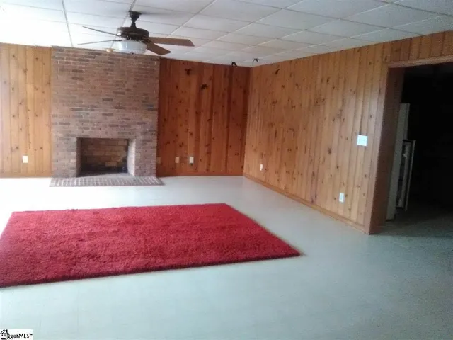 $1,900 | 1244 East Butler Road, Greenville, SC 29607