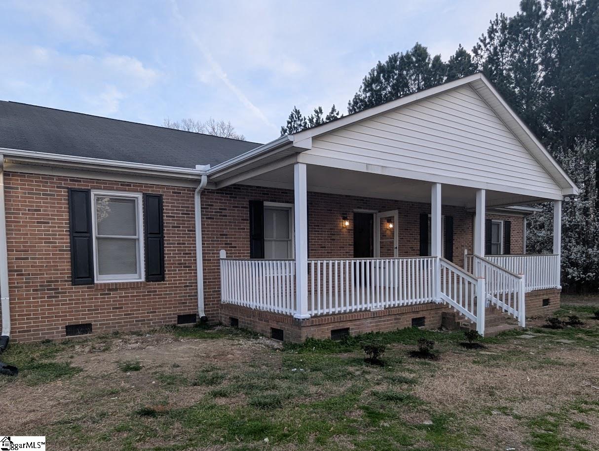 1244 East Butler Road Greenville, SC 29607 - Photo 4 of 24 Gallery Image 4