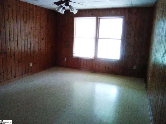 $1,900 | 1244 East Butler Road, Greenville, SC 29607