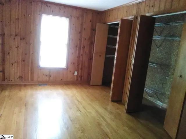 $1,900 | 1244 East Butler Road, Greenville, SC 29607