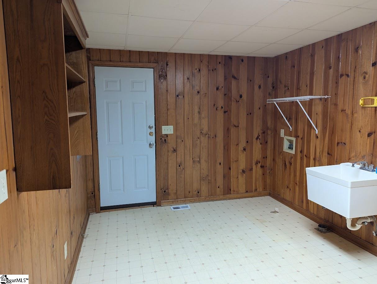 1244 East Butler Road Greenville, SC 29607 - Photo 10 of 24 Gallery Image 10