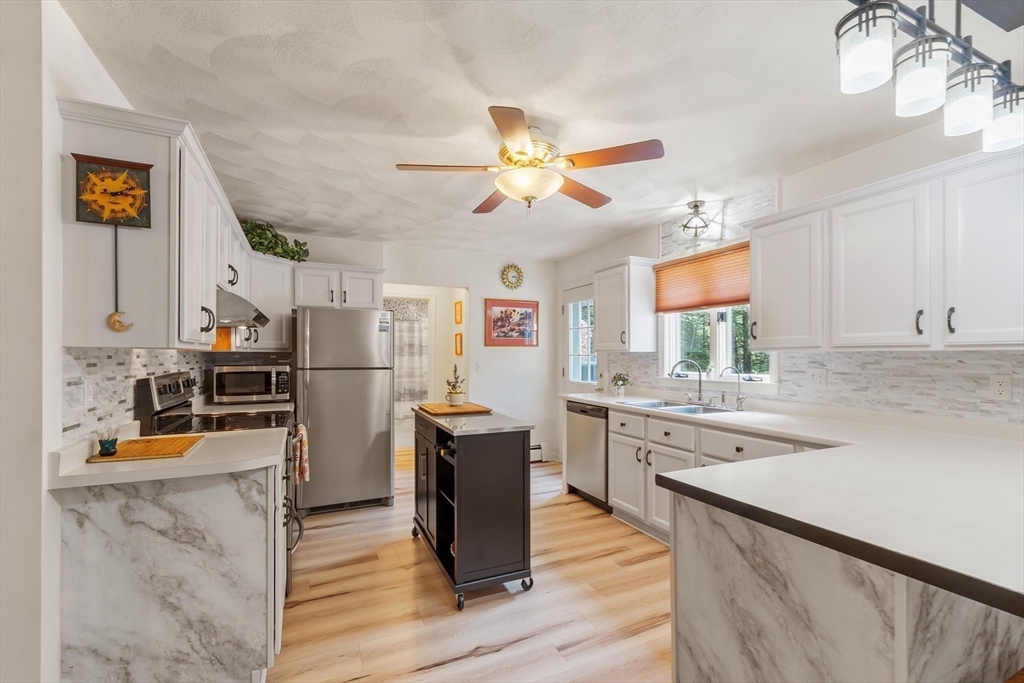 103 Warren Road Townsend, MA 01469 - Photo 6 of 28