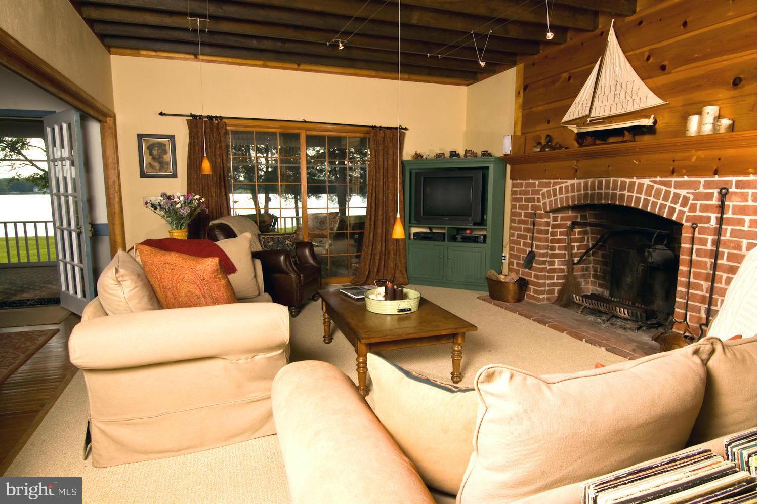 306 River Road Chestertown, MD 21620 - Photo 6 of 30 Family Room