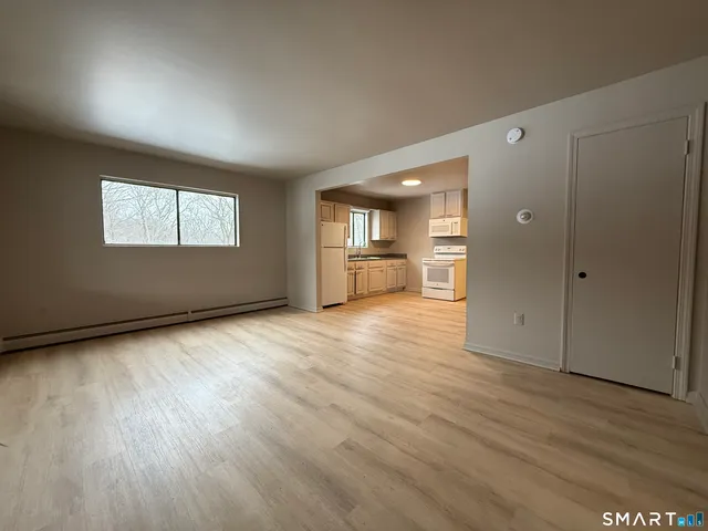 $1,600 | 388 South Main Street, Unit 2, Seymour, CT 06483