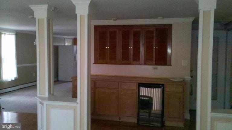 1141 Odenton Road Odenton, MD 21113 - Photo 5 of 11 Entrance / Foyer