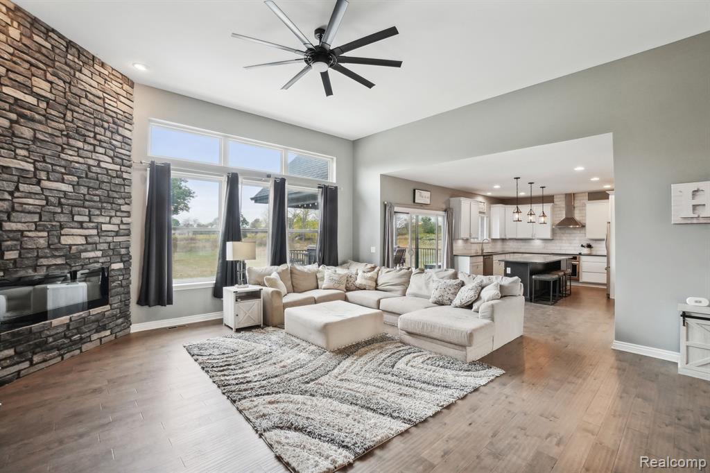 5911 Hartland Road Fenton, MI 48430 - Photo 5 of 45 Gallery Image 5