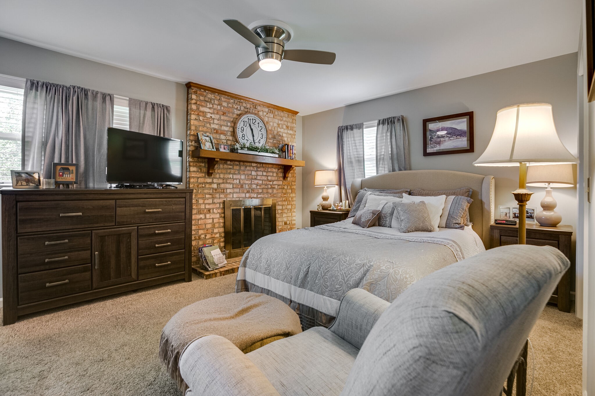 117 Paschal Drive Murfreesboro, TN 37128 - Photo 25 of 32 a spacious bedroom with a bed and a flat screen tv
